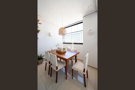 Apartamento à venda com 131m², 3 quartos e 3 vagas Apartamento à venda com 131m², 3 quartos e 3 vagasCozinha