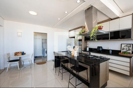 Apartamento à venda com 131m², 3 quartos e 3 vagas Apartamento à venda com 131m², 3 quartos e 3 vagasCozinha