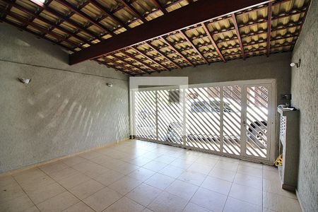 Casa à venda com 120m², 2 quartos e 2 vagasGaragem