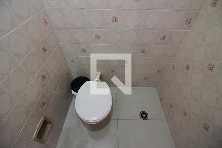 Casa à venda com 120m², 2 quartos e 2 vagasBanheiro de serviço