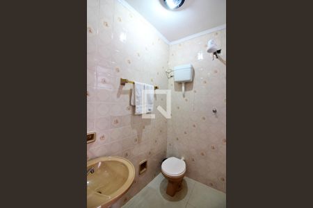 Casa à venda com 120m², 2 quartos e 2 vagasBanheiro de serviço