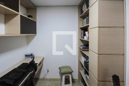 Apartamento à venda com 125m², 4 quartos e 3 vagas Apartamento à venda com 125m², 4 quartos e 3 vagasEscritório