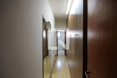Apartamento à venda com 125m², 4 quartos e 3 vagas Apartamento à venda com 125m², 4 quartos e 3 vagasCloset da suíte