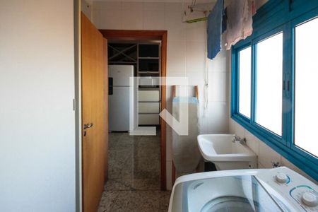Apartamento à venda com 125m², 4 quartos e 3 vagas Apartamento à venda com 125m², 4 quartos e 3 vagasÁrea de Serviço