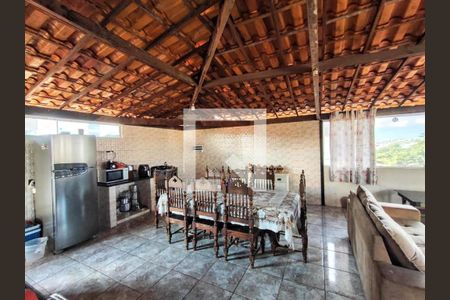 Casa à venda com 455m², 7 quartos e 2 vagas Casa à venda com 455m², 7 quartos e 2 vagasÁrea comum