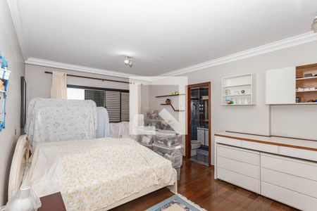 Apartamento à venda com 380m², 4 quartos e 4 vagas Apartamento à venda com 380m², 4 quartos e 4 vagasSuite 4