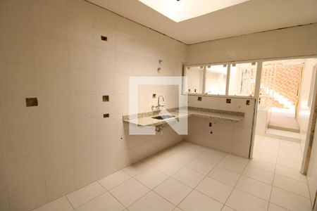 Casa à venda com 450m², 6 quartos e 3 vagasCozinha