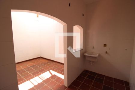 Casa à venda com 450m², 6 quartos e 3 vagasCasa 2 - Área de Serviço