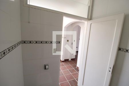 Casa à venda com 450m², 6 quartos e 3 vagasCasa 2 - Banheiro