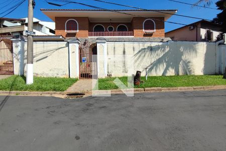 Casa de condomínio à venda com 600m², 6 quartos e 7 vagasPLACA INSTALADA NA FACHADA