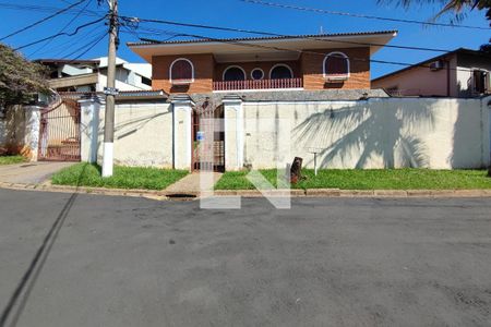 Casa de condomínio à venda com 600m², 6 quartos e 7 vagasFachada