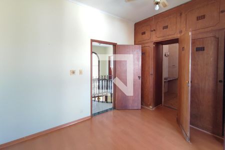 Casa de condomínio à venda com 600m², 6 quartos e 7 vagasQuarto Suíte 2