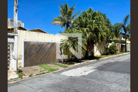 Casa à venda com 609m², 7 quartos e 6 vagasFachada