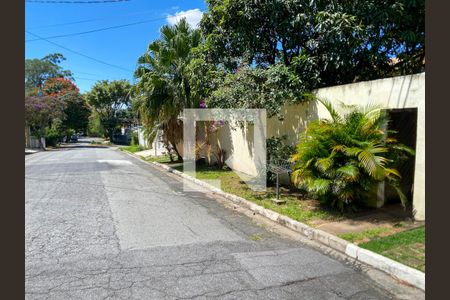 Casa à venda com 609m², 7 quartos e 6 vagasFachada