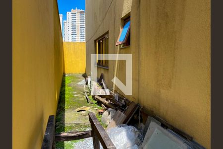 Casa à venda com 609m², 7 quartos e 6 vagasCorredor lateral