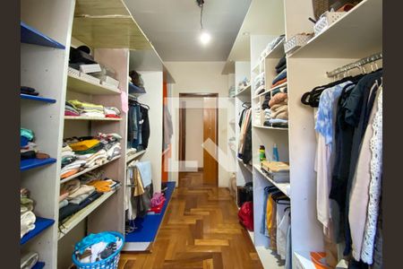 Casa à venda com 609m², 7 quartos e 6 vagasCloset do Quarto 2