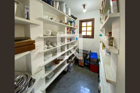 Casa à venda com 609m², 7 quartos e 6 vagasDespensa