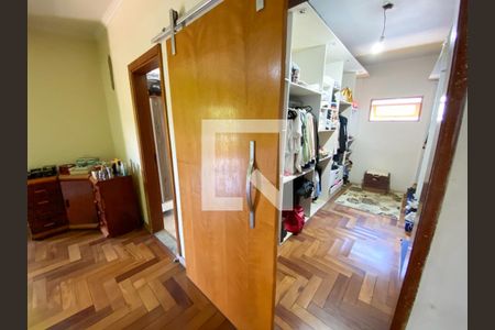 Casa à venda com 609m², 7 quartos e 6 vagasCloset do Quarto 2