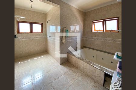 Casa à venda com 609m², 7 quartos e 6 vagasBanheiro do Quarto 2