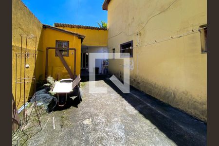 Casa à venda com 609m², 7 quartos e 6 vagasFundos