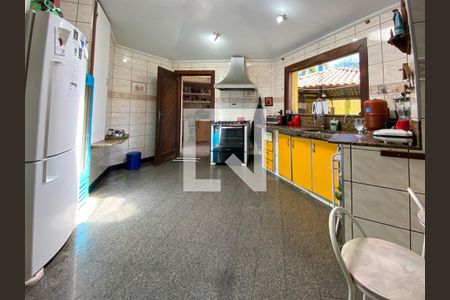 Casa à venda com 609m², 7 quartos e 6 vagasCozinha