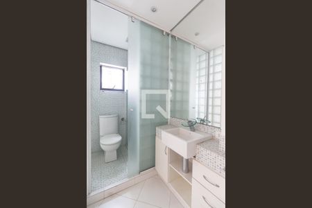 Apartamento à venda com 250m², 4 quartos e 3 vagas Apartamento à venda com 250m², 4 quartos e 3 vagasBanheiro do Quarto 3