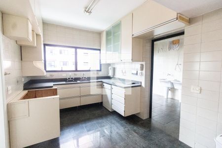 Apartamento à venda com 250m², 4 quartos e 3 vagas Apartamento à venda com 250m², 4 quartos e 3 vagasCozinha