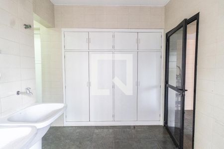 Apartamento à venda com 250m², 4 quartos e 3 vagas Apartamento à venda com 250m², 4 quartos e 3 vagasÁrea de serviço