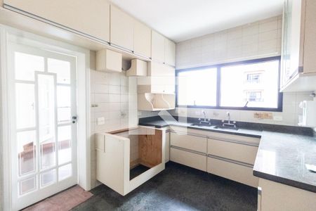 Apartamento à venda com 250m², 4 quartos e 3 vagas Apartamento à venda com 250m², 4 quartos e 3 vagasCozinha