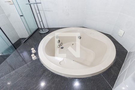 Apartamento à venda com 250m², 4 quartos e 3 vagas Apartamento à venda com 250m², 4 quartos e 3 vagasBanheiro do Quarto 4