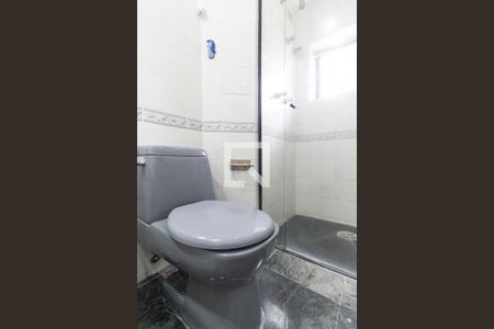 Apartamento à venda com 250m², 4 quartos e 3 vagas Apartamento à venda com 250m², 4 quartos e 3 vagasBanheiro do Quarto 2