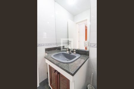 Apartamento à venda com 250m², 4 quartos e 3 vagas Apartamento à venda com 250m², 4 quartos e 3 vagasBanheiro do Quarto 2