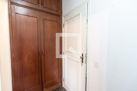 Apartamento à venda com 250m², 4 quartos e 3 vagas Apartamento à venda com 250m², 4 quartos e 3 vagasQuarto de serviço