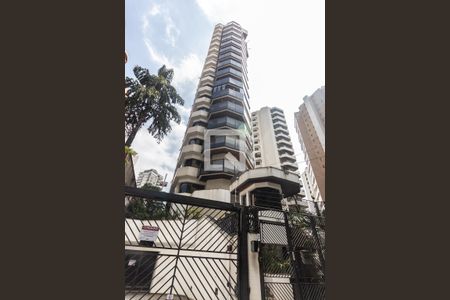 Apartamento à venda com 250m², 4 quartos e 3 vagas Apartamento à venda com 250m², 4 quartos e 3 vagasFachada