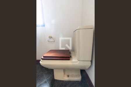 Apartamento à venda com 250m², 4 quartos e 3 vagas Apartamento à venda com 250m², 4 quartos e 3 vagasLavabo