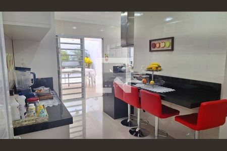Casa à venda com 210m², 2 quartos e 2 vagas
