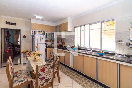 Casa à venda com 300m², 3 quartos e 2 vagasCozinha