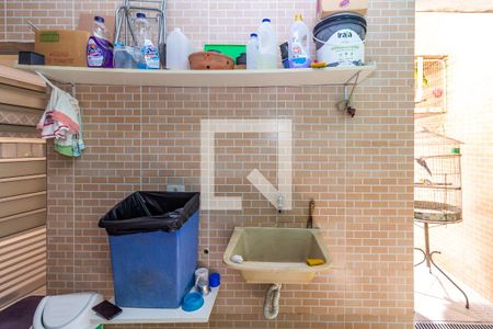 Casa à venda com 300m², 3 quartos e 2 vagasÁrea de Serviço