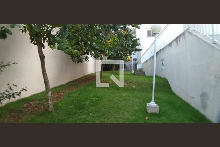 Apartamento à venda com 147m², 3 quartos e 3 vagas Apartamento à venda com 147m², 3 quartos e 3 vagasÁrea comum - área verde