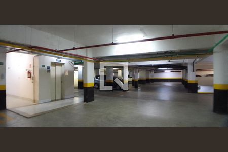 Apartamento à venda com 147m², 3 quartos e 3 vagas Apartamento à venda com 147m², 3 quartos e 3 vagasÁrea comum - Garagem