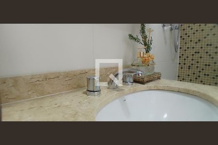 Apartamento à venda com 147m², 3 quartos e 3 vagas Apartamento à venda com 147m², 3 quartos e 3 vagasBanheiro social