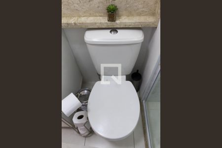 Apartamento à venda com 74m², 3 quartos e 2 vagas Apartamento à venda com 74m², 3 quartos e 2 vagasBanheiro da Suíte