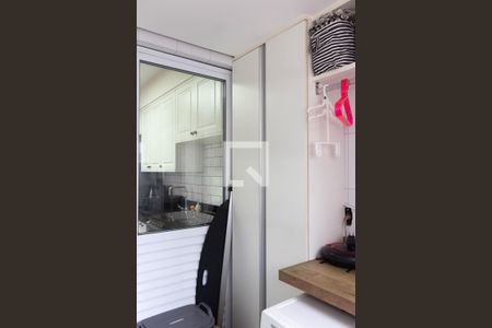 Apartamento à venda com 74m², 3 quartos e 2 vagas Apartamento à venda com 74m², 3 quartos e 2 vagasÁrea de Serviço
