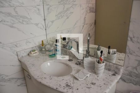 Apartamento à venda com 156m², 4 quartos e 3 vagas Apartamento à venda com 156m², 4 quartos e 3 vagasBanheiro Suite 1