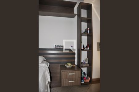 Casa à venda com 229m², 3 quartos e 5 vagas Casa à venda com 229m², 3 quartos e 5 vagasQuarto 01 com Closet e Suite