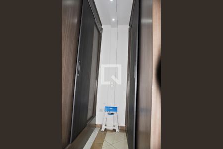 Casa à venda com 229m², 3 quartos e 5 vagas Casa à venda com 229m², 3 quartos e 5 vagasQuarto 01 com Closet e Suite