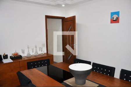 Casa à venda com 229m², 3 quartos e 5 vagas Casa à venda com 229m², 3 quartos e 5 vagasSala de Jantar