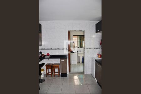 Casa à venda com 229m², 3 quartos e 5 vagas Casa à venda com 229m², 3 quartos e 5 vagasCozinha