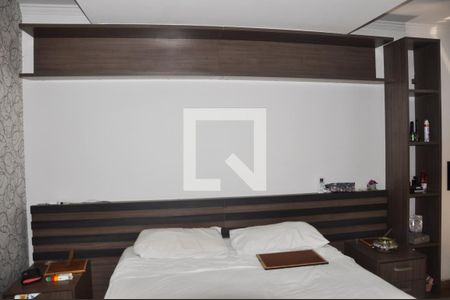 Casa à venda com 229m², 3 quartos e 5 vagas Casa à venda com 229m², 3 quartos e 5 vagasQuarto 01 com Closet e Suite