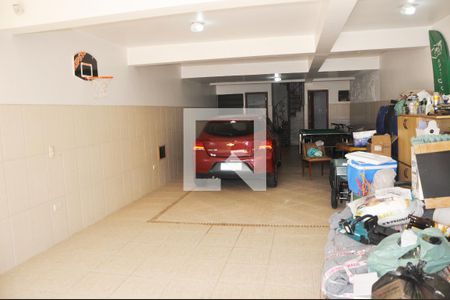 Casa à venda com 229m², 3 quartos e 5 vagas Casa à venda com 229m², 3 quartos e 5 vagasGaragem